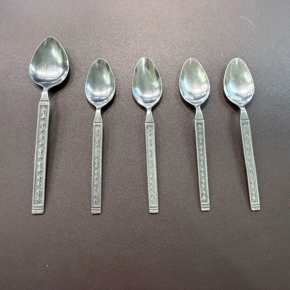 Douglass‎ Korea Stainless Steel Flatware Spoons Geometric Pattern Set of 5